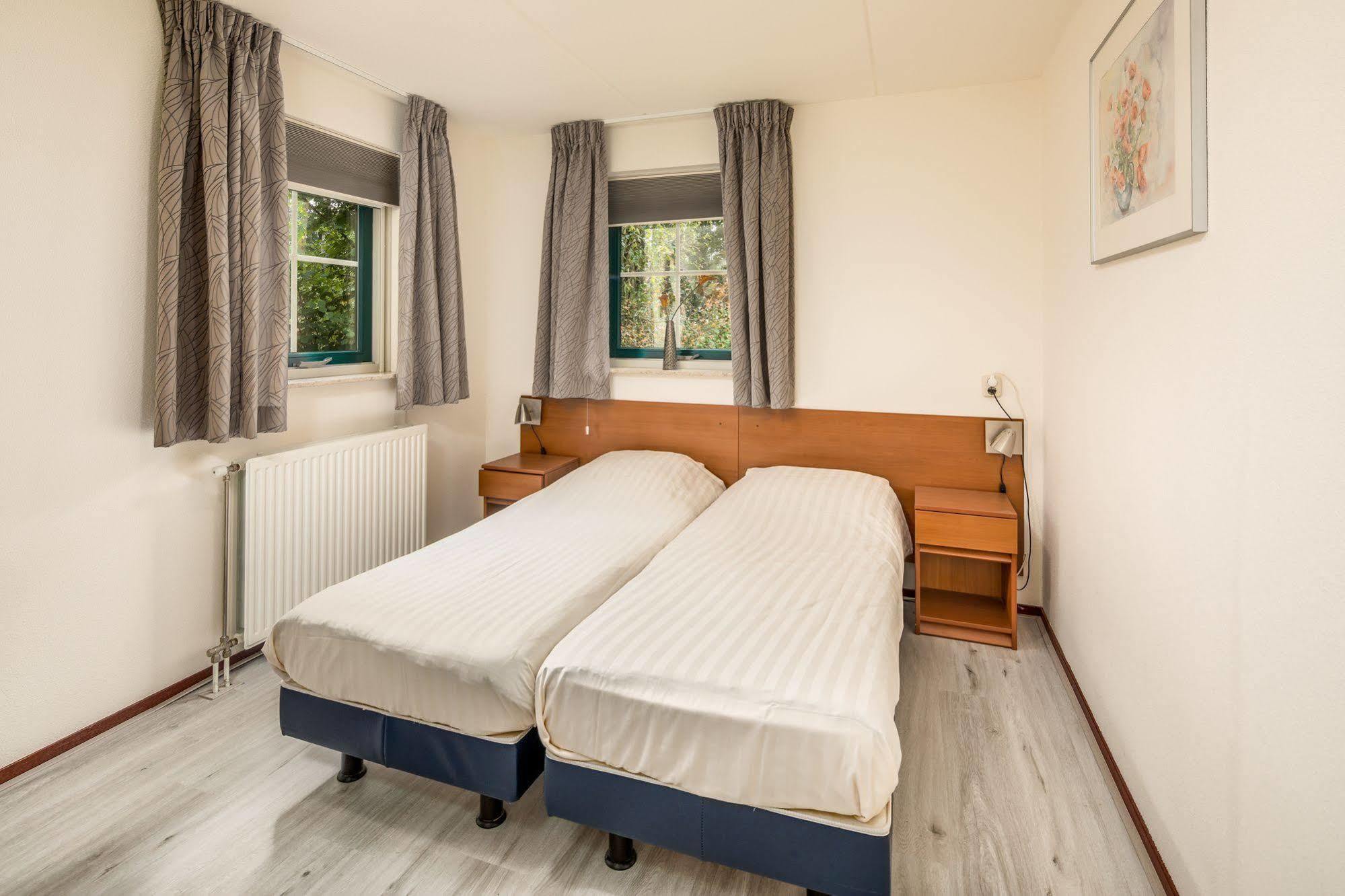 Roompot Landgoed Het Grote Zand Hooghalen 外观 照片