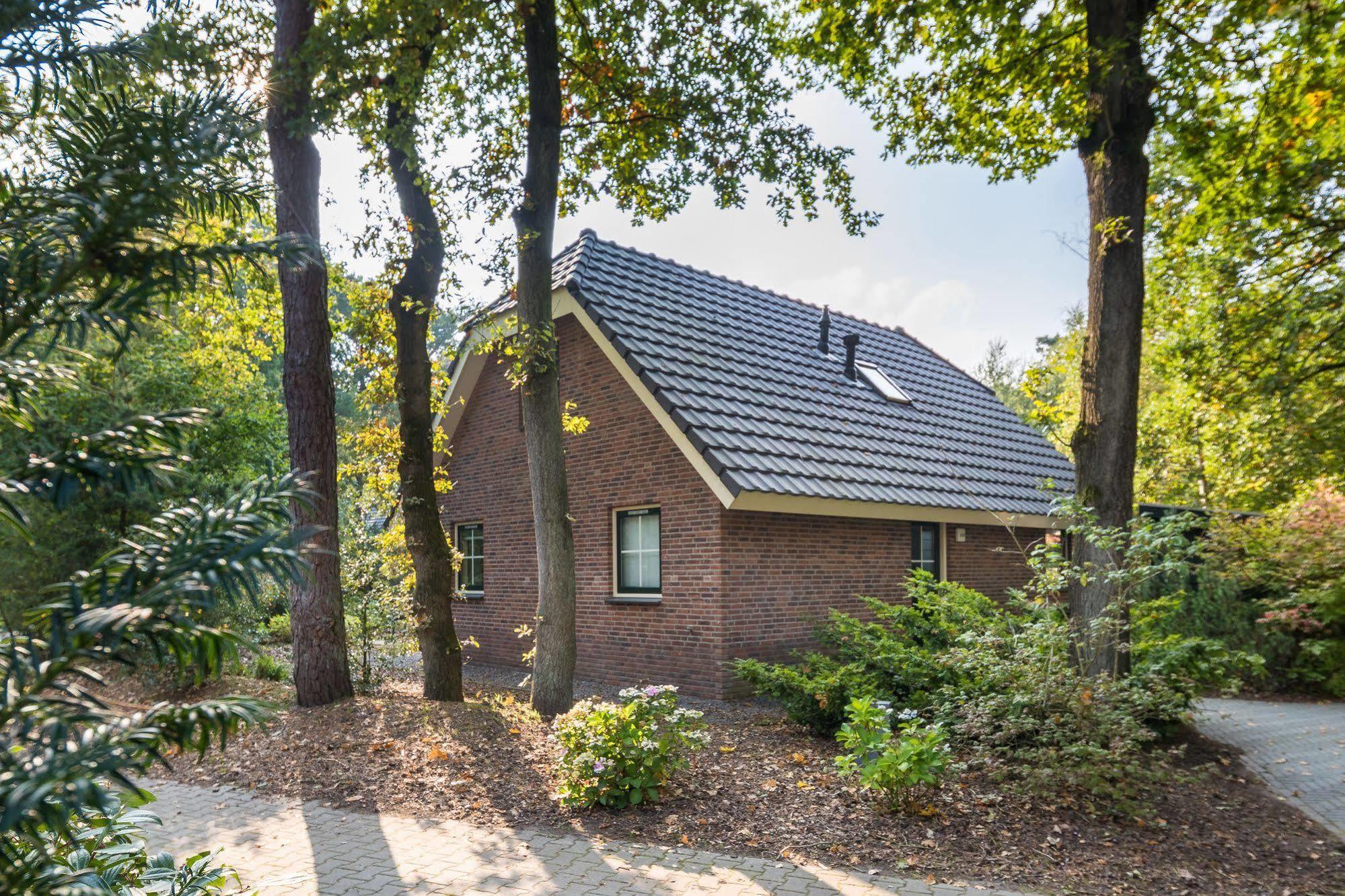 Roompot Landgoed Het Grote Zand Hooghalen 外观 照片